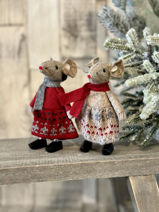 Beige/Red Standing Christmas Mouse